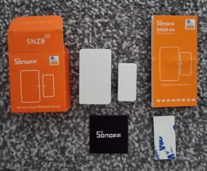 Sonoff Door Sensor unboxed